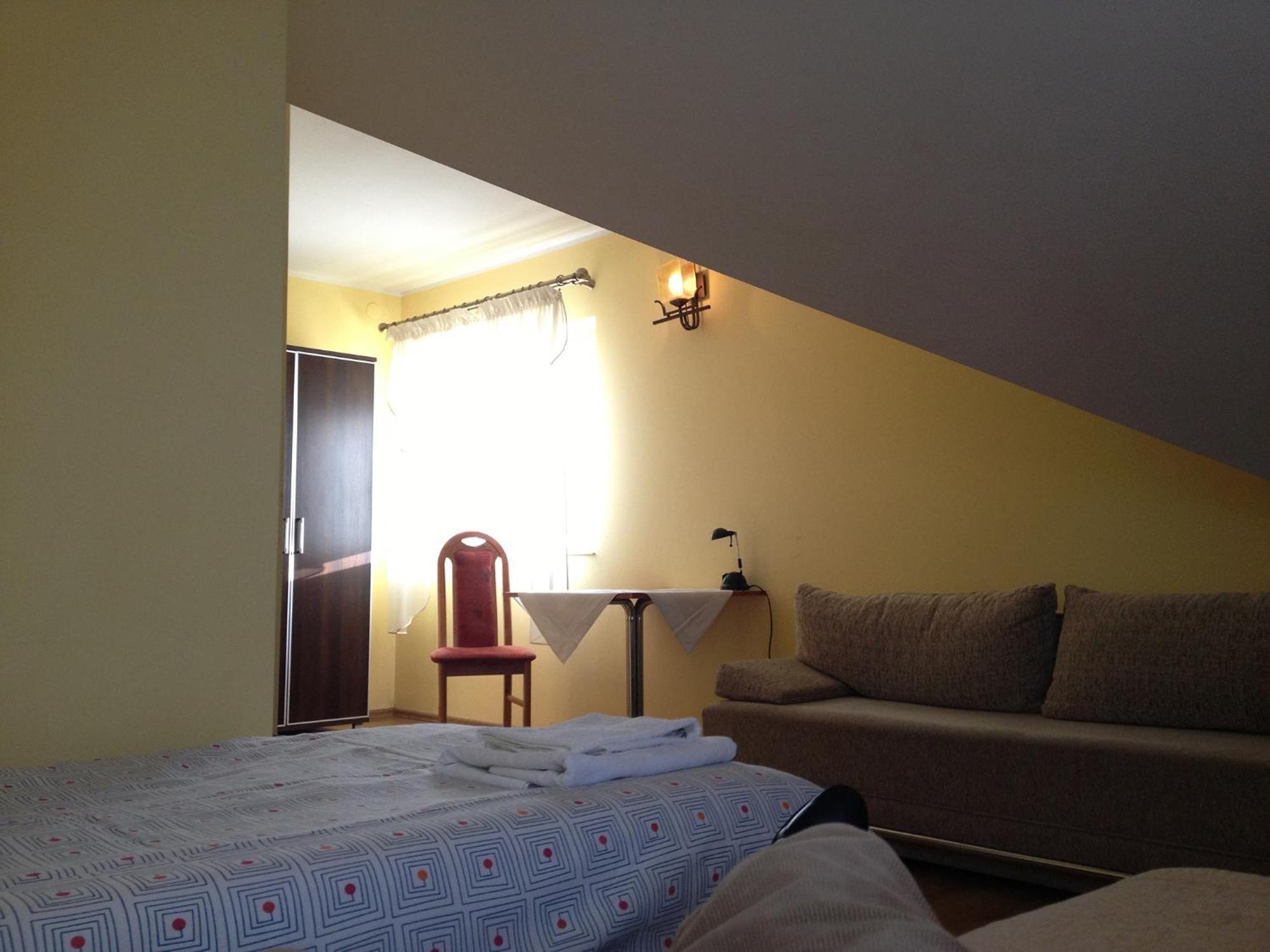 Bed and Breakfast Laura Белхатув Номер фото